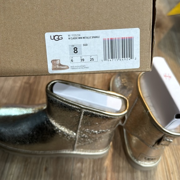 Brand New in the Box Gold Uggs - Picture 5 of 6